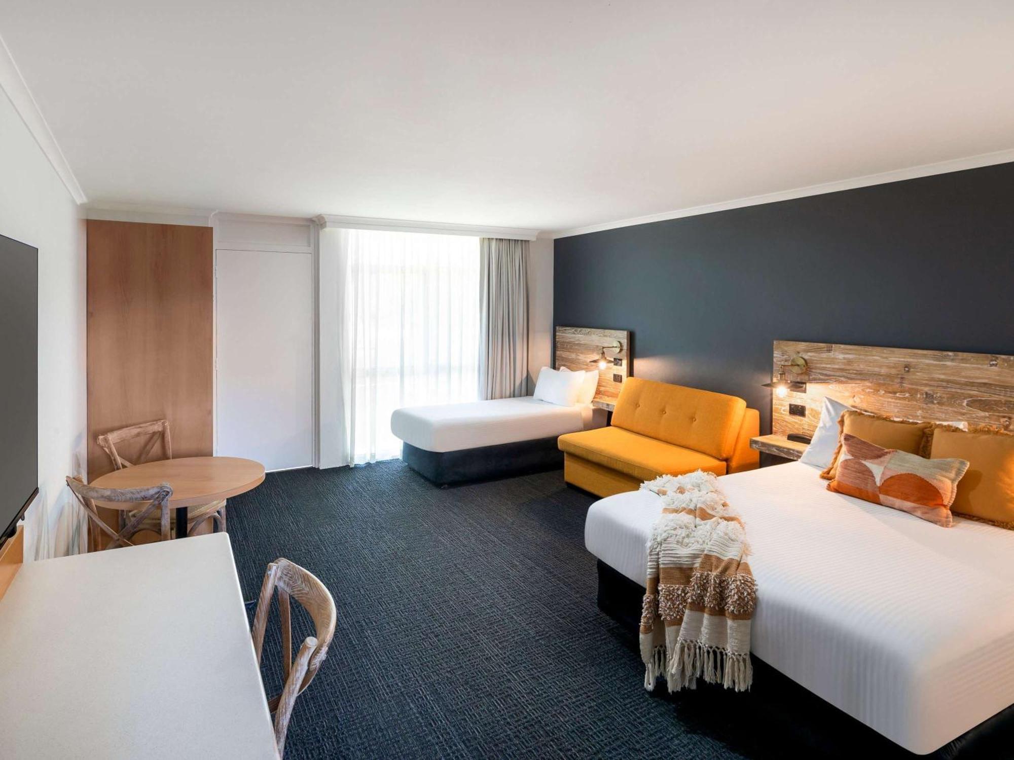 Ibis Styles Orange Hotel Exterior photo